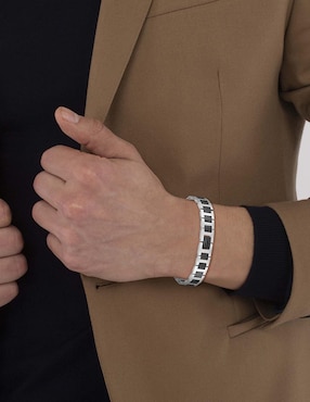 Brazalete Lacoste Metropole con acabado mate