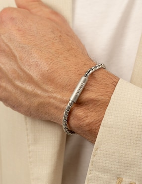 Brazalete Boss Doran con acabado brillante