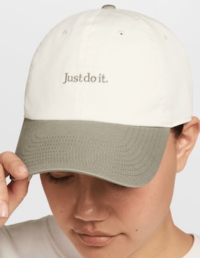 Gorra visera curva broche casual Nike unisex