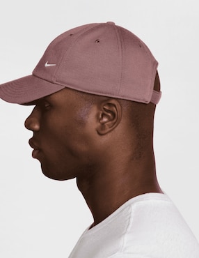 Gorra visera curva broche casual Nike Club Cap U Cb Sm Swsh adulto