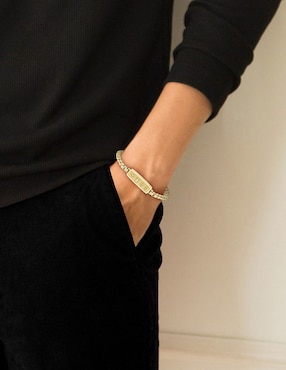 Brazalete Lacoste District con acabado brillante