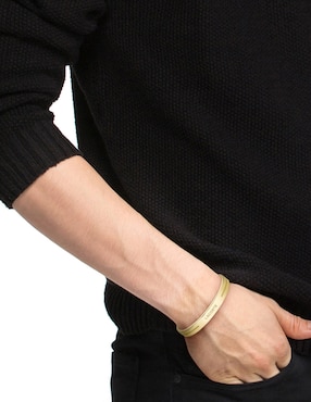 Brazalete Lacoste Adventurer con acabado brillante