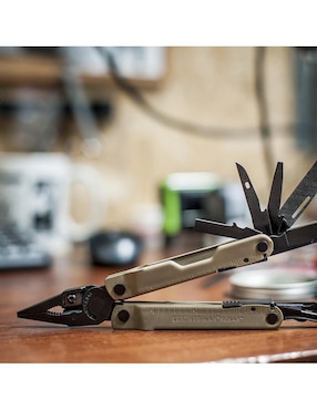Navaja Leatherman Rebar