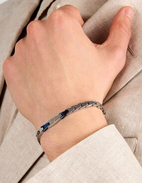 Pulsera maserati Iconic con acabado brillante