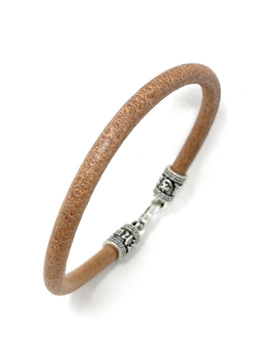 Pulsera Sarosa de latón con acabado lustre