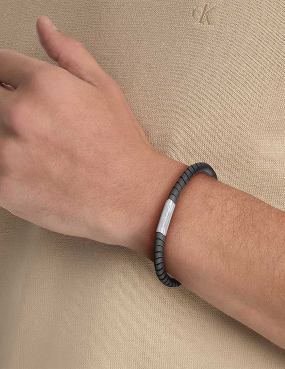 Brazalete Intuitive Connection con acabado mate 4