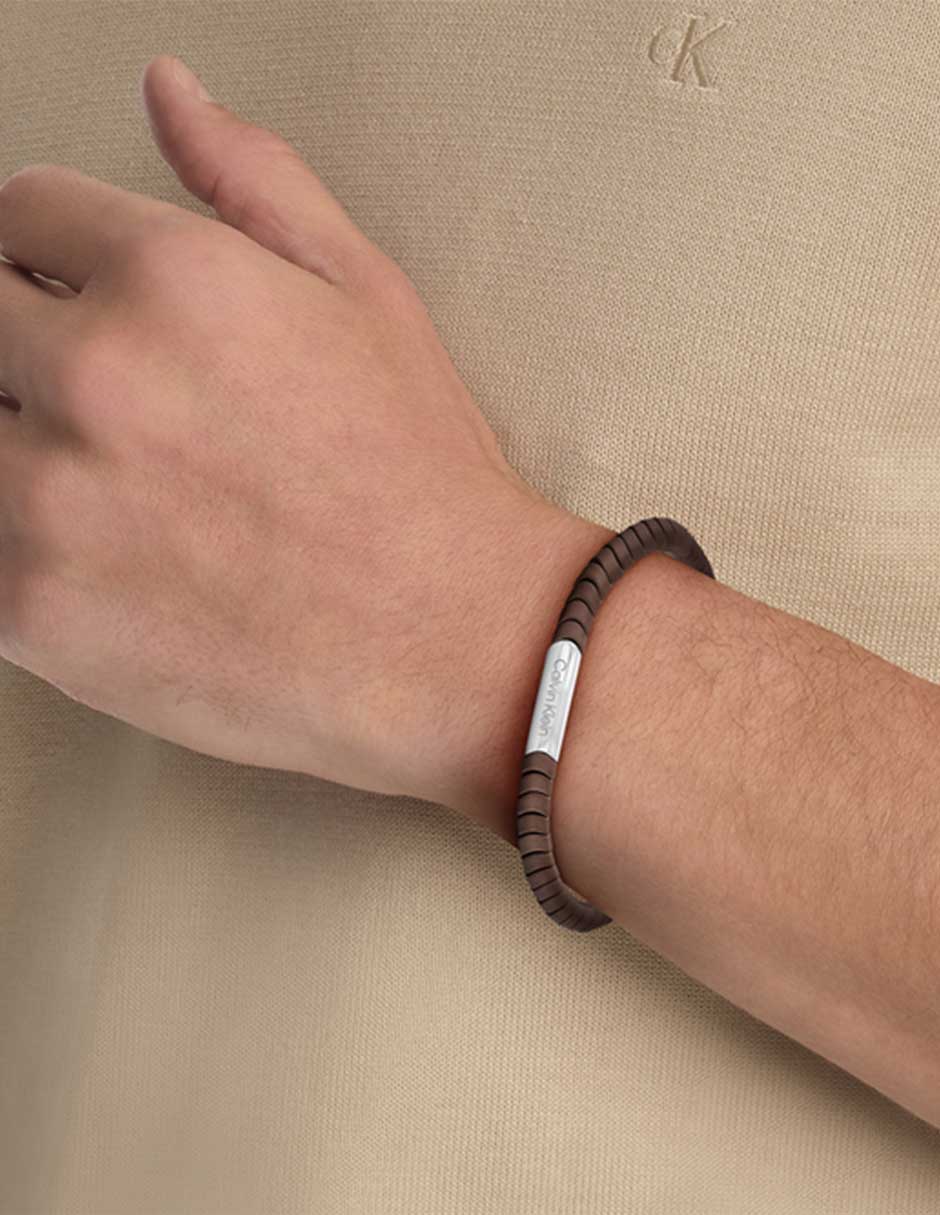 Brazalete Intuitive Connection con acabado mate 4