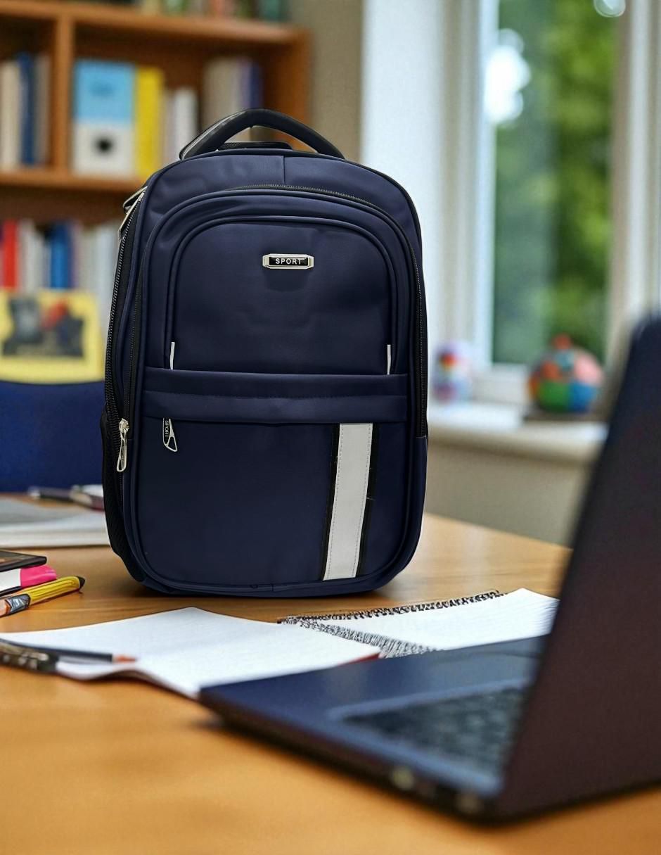 Mochila con portalaptop impermeable para hombre 5