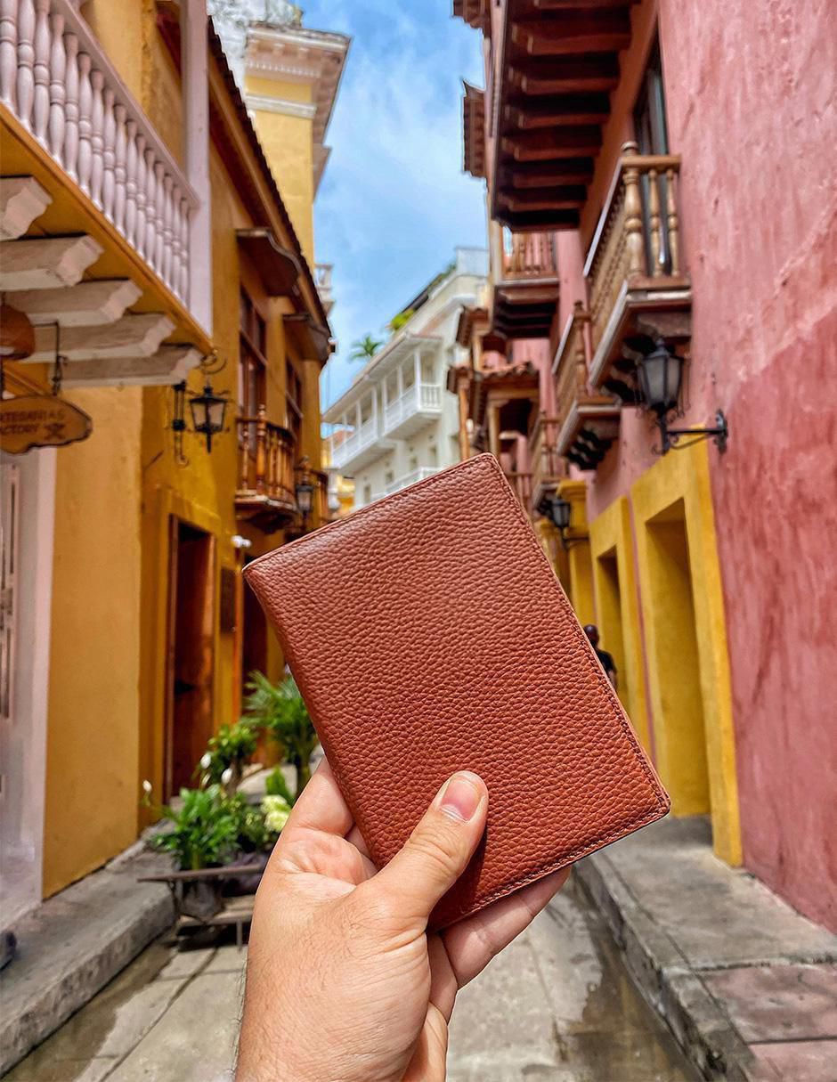 Porta pasaporte 3