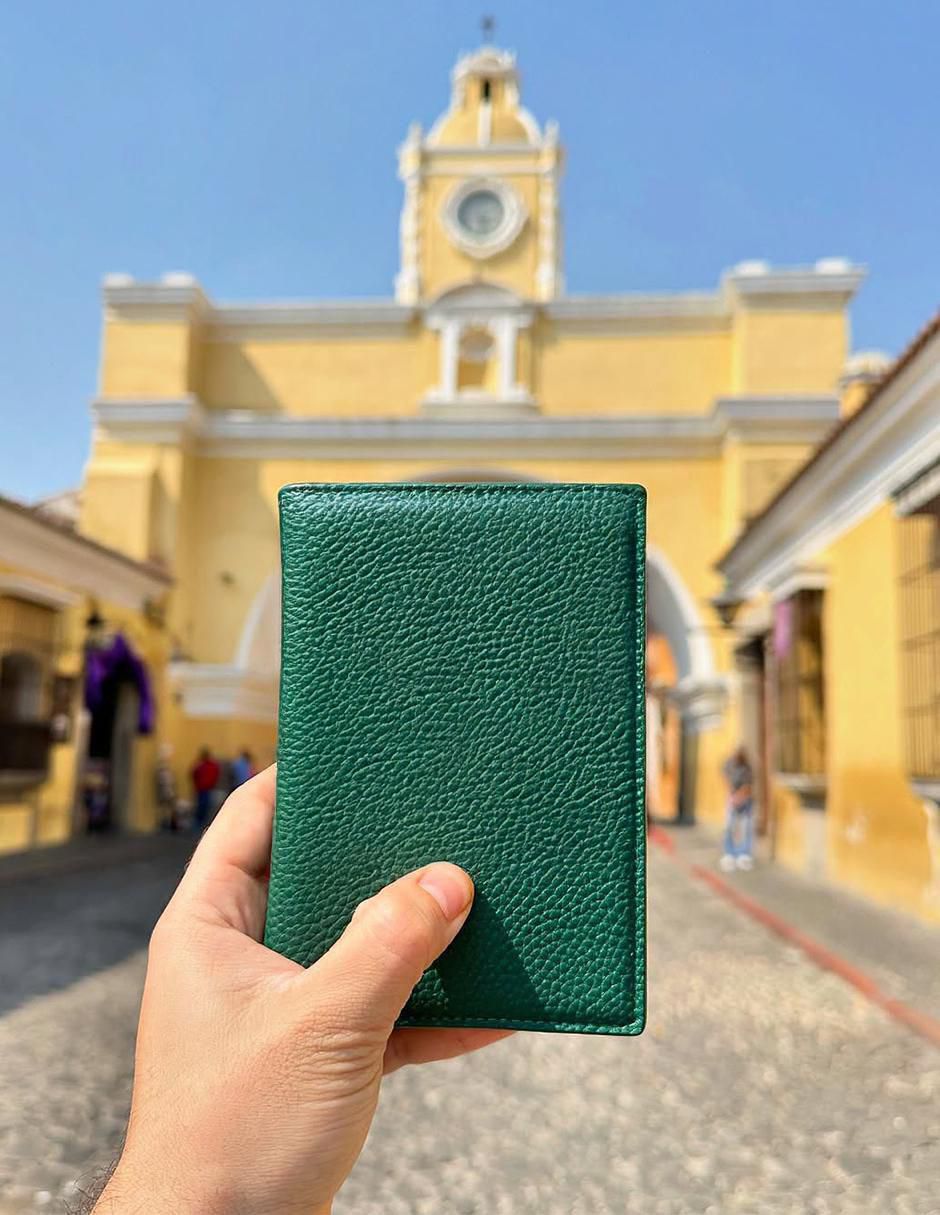 Porta pasaporte 3